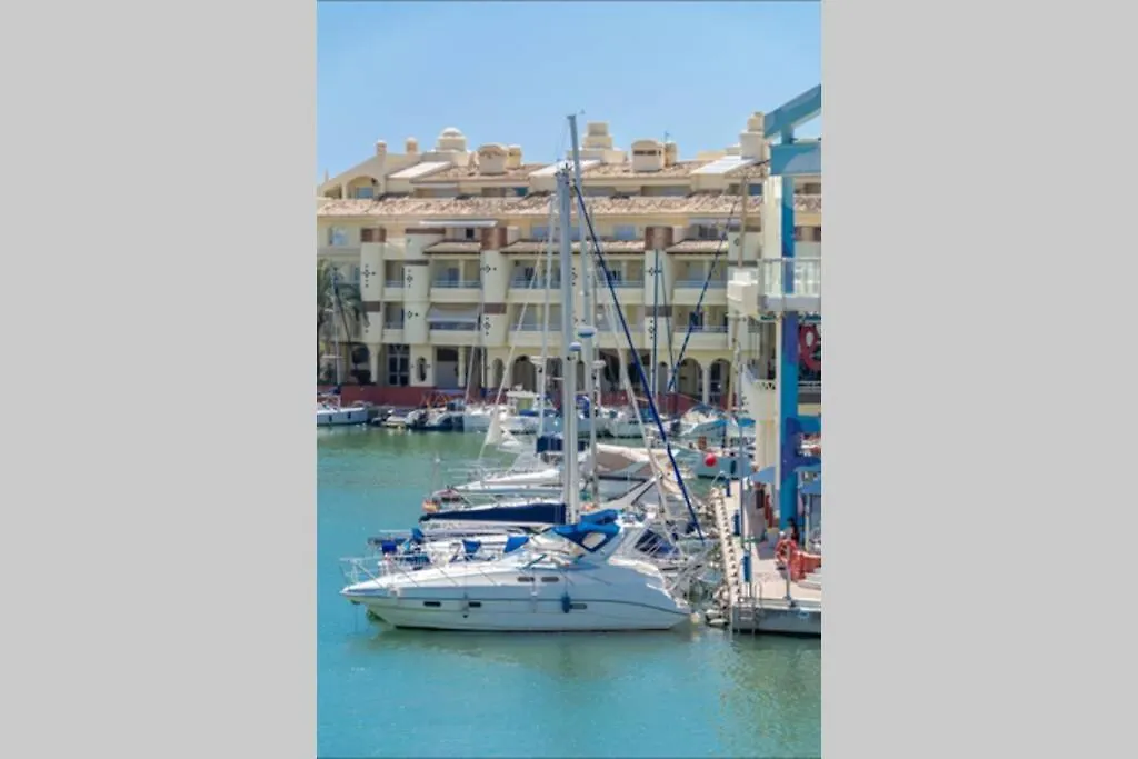 Puerto Marina 3 Bedrooms Apartment With Panoramic Sew View 贝纳尔马德纳 西班牙